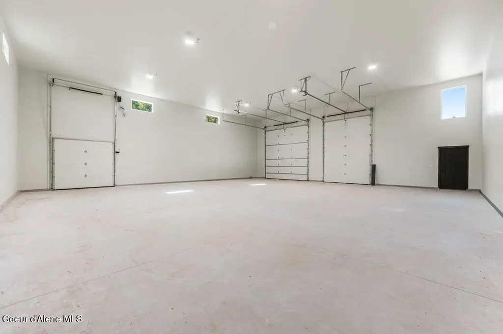 25817 N Dickens Road Athol ID 83801