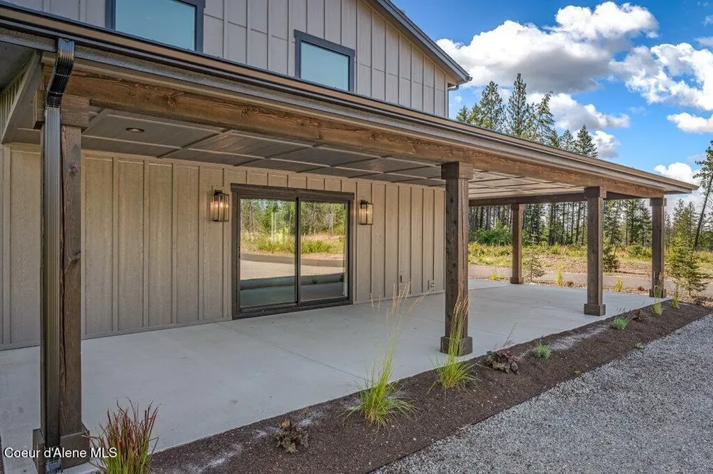 25817 N Dickens Road Athol ID 83801