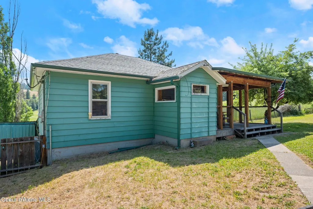 39138 S Highway 3 St. Maries ID 83861