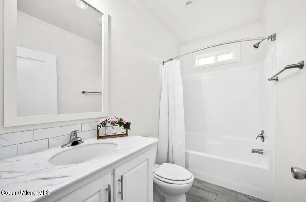 80 E Beardmore Avenue Priest River ID 83856