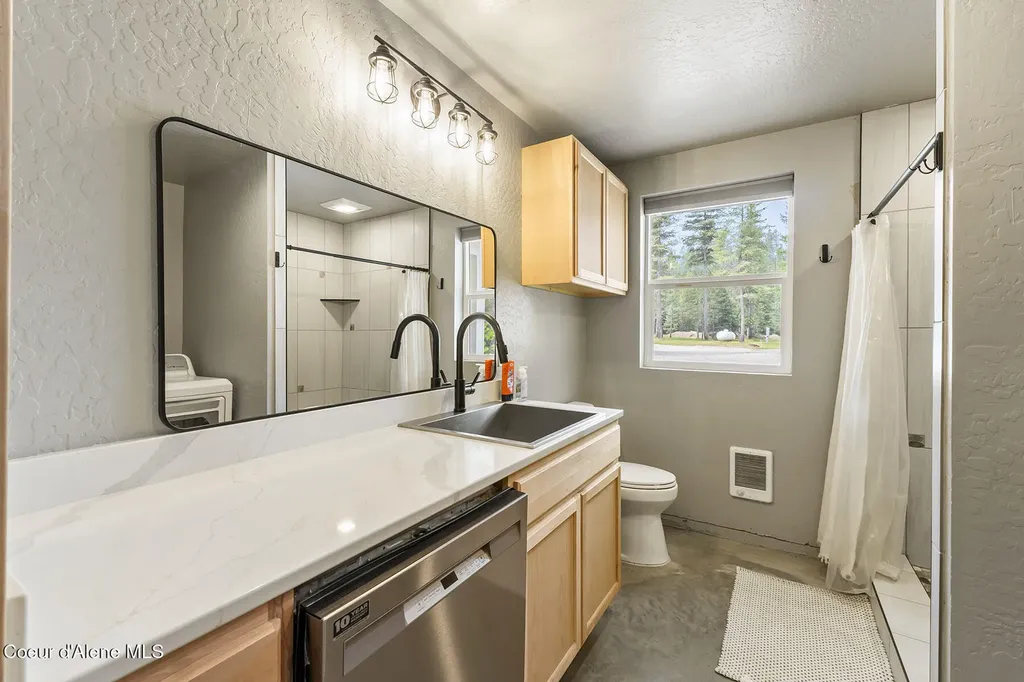 33254 N Riffle Road Spirit Lake ID 83869
