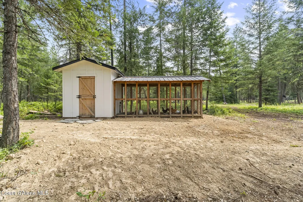 33254 N Riffle Road Spirit Lake ID 83869