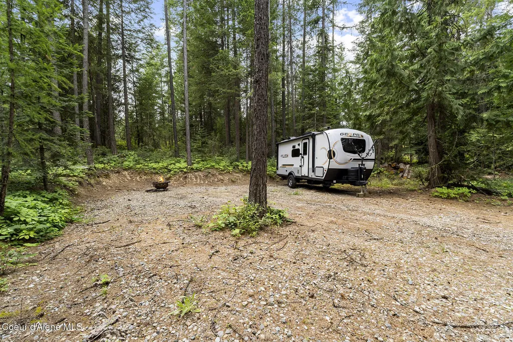 33254 N Riffle Road Spirit Lake ID 83869