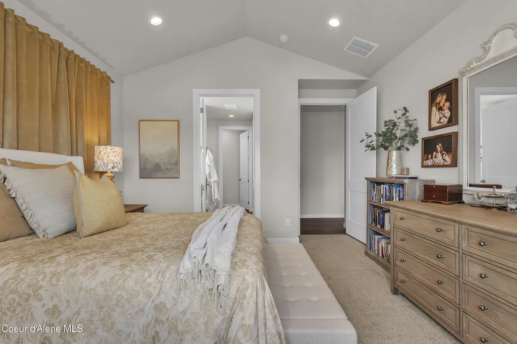 3510 N Cyprus Fox Loop Post Falls ID 83854