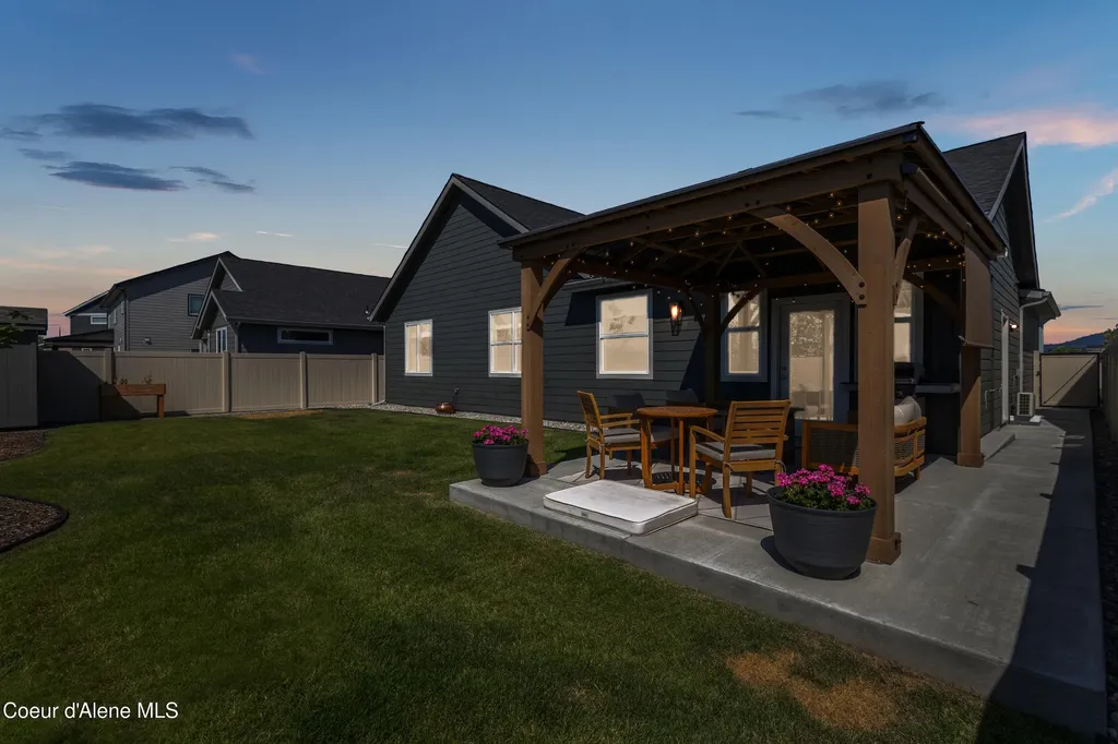 3510 N Cyprus Fox Loop Post Falls ID 83854