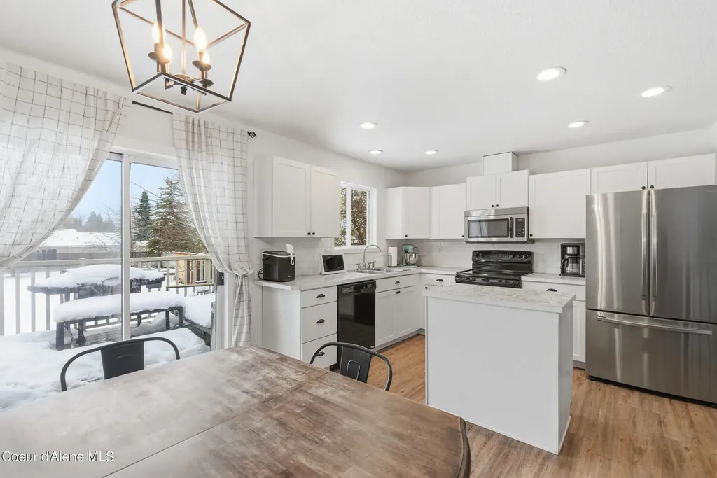 1909 W James Crowe Drive Hayden ID 83835