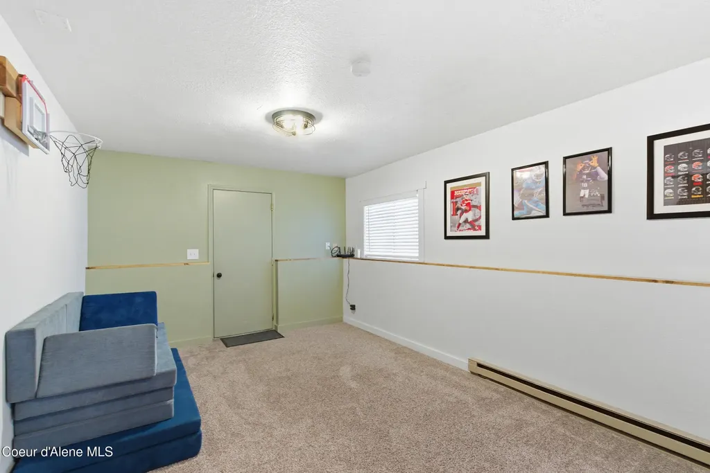 1909 W James Crowe Drive Hayden ID 83835