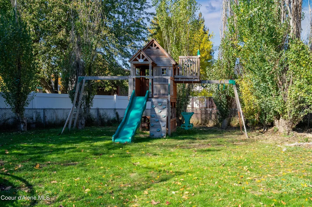 1909 W James Crowe Drive Hayden ID 83835