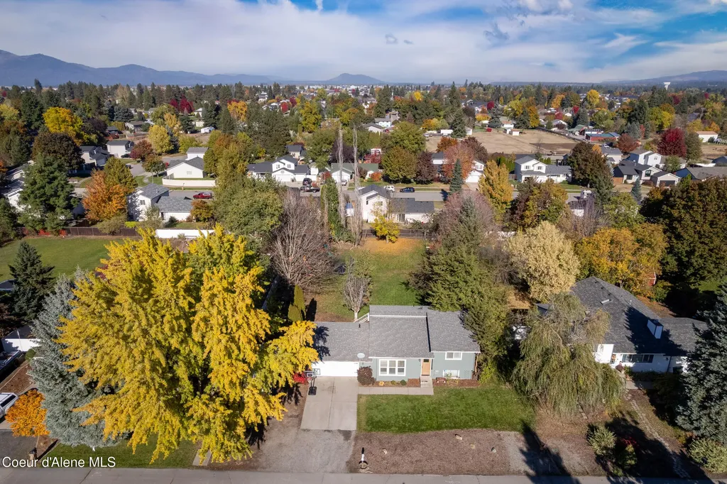 1909 W James Crowe Drive Hayden ID 83835