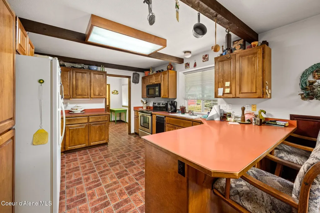 10064 N Government Way Hayden ID 83835