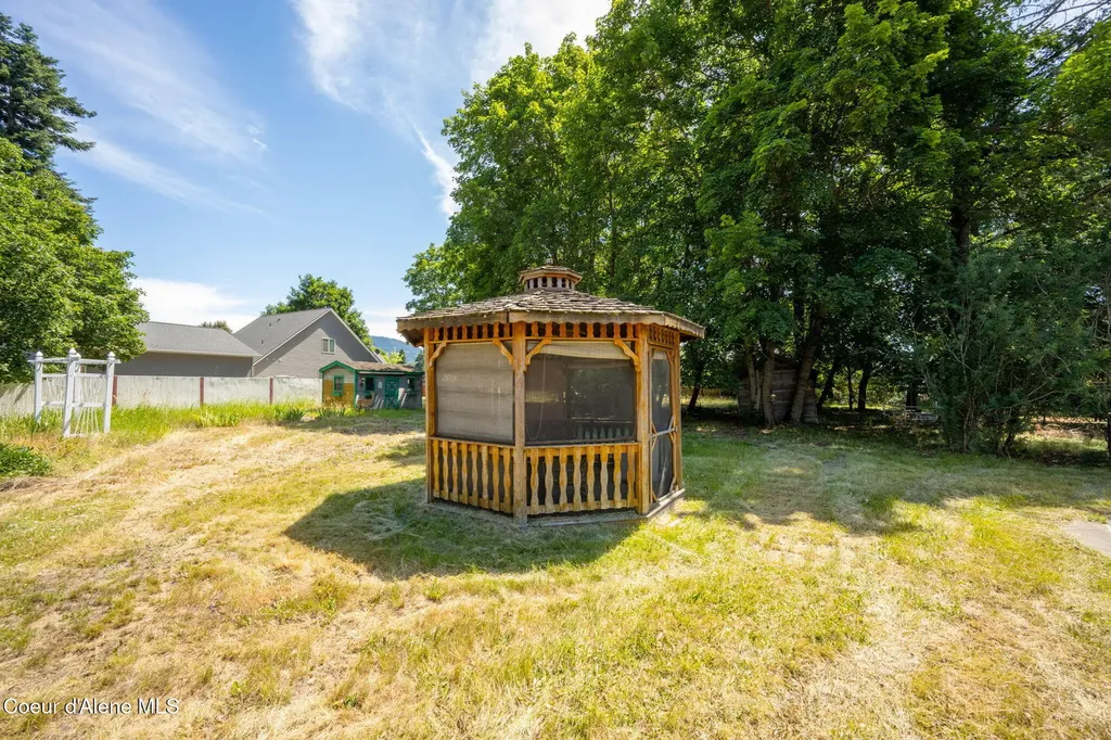 10064 N Government Way Hayden ID 83835