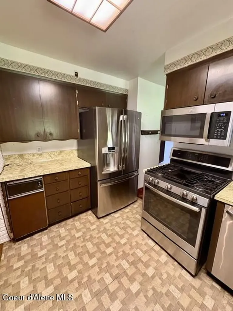 105 W Fir Avenue Osburn ID 83849