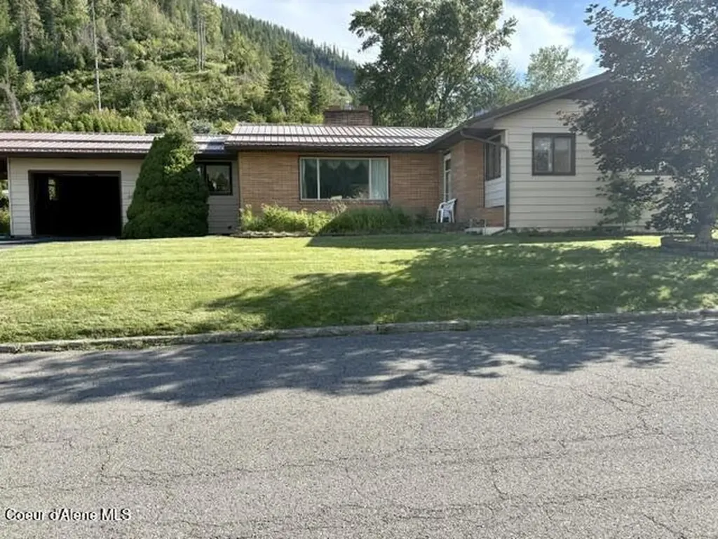 105 W Fir Avenue Osburn ID 83849