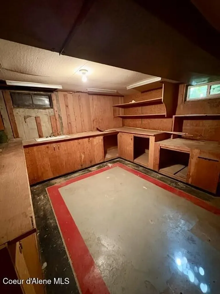 105 W Fir Avenue Osburn ID 83849