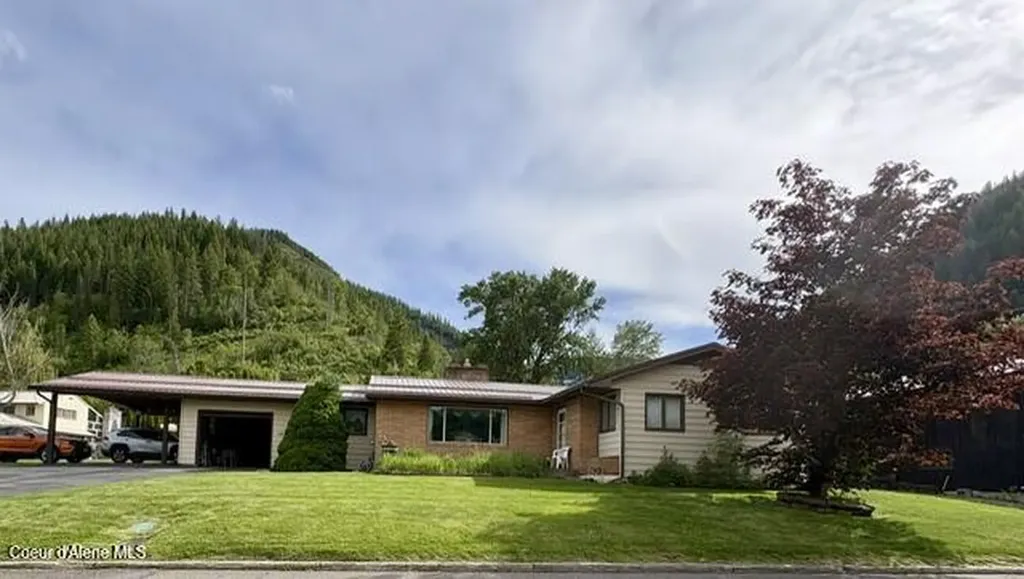 105 W Fir Avenue Osburn ID 83849