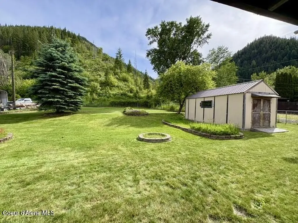 105 W Fir Avenue Osburn ID 83849