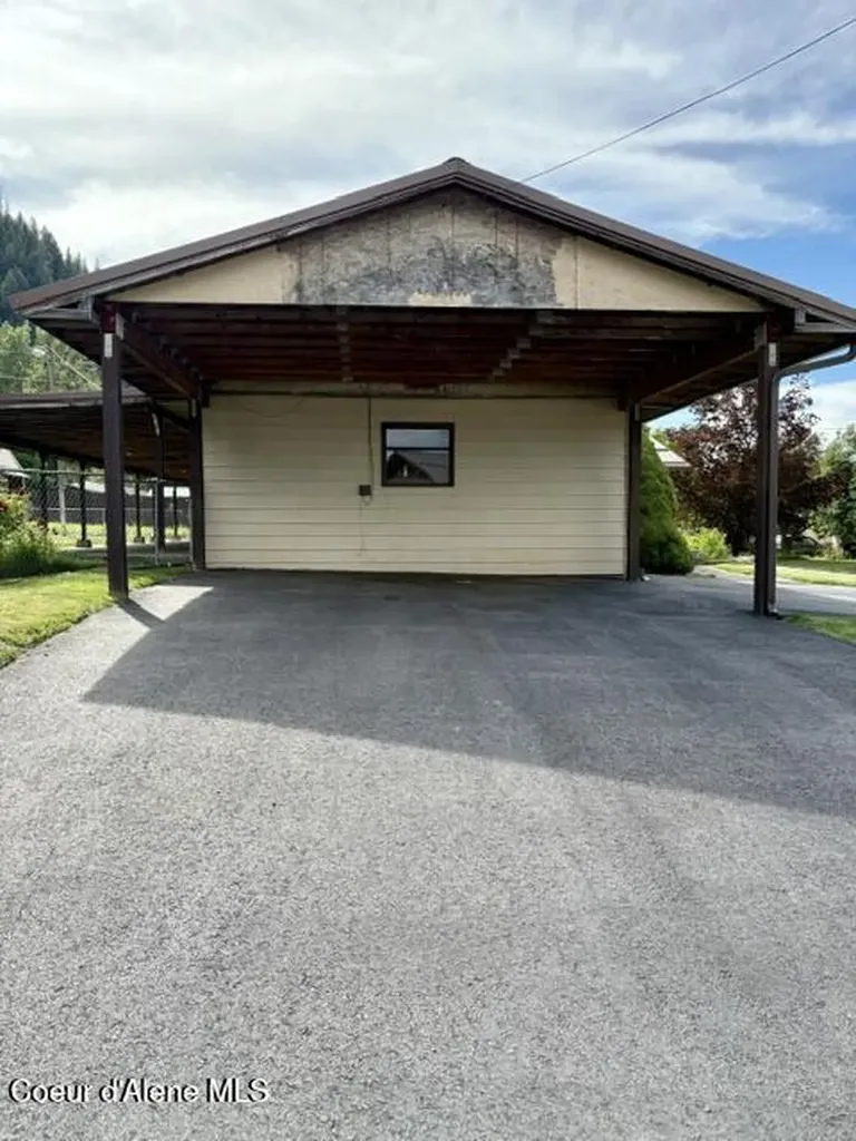 105 W Fir Avenue Osburn ID 83849