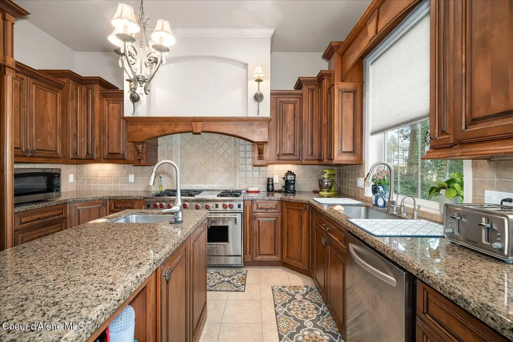 611 N Coles Loop Post Falls ID 83854