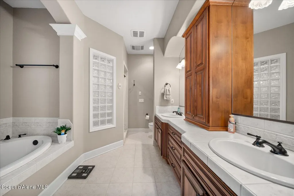 611 N Coles Loop Post Falls ID 83854