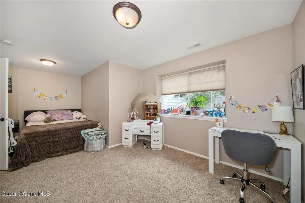 611 N Coles Loop Post Falls ID 83854