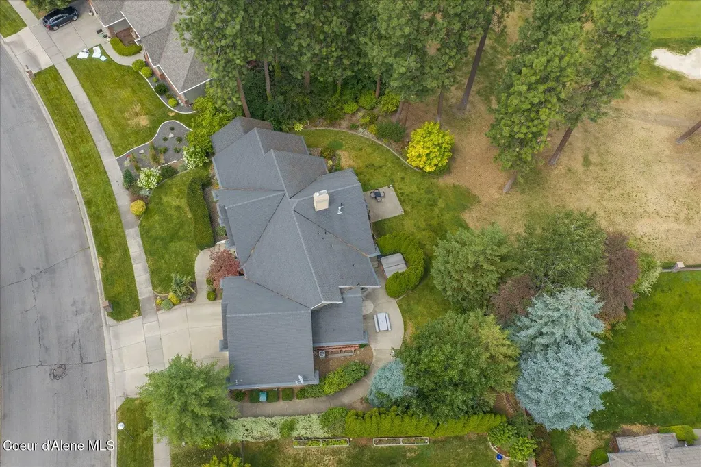 611 N Coles Loop Post Falls ID 83854