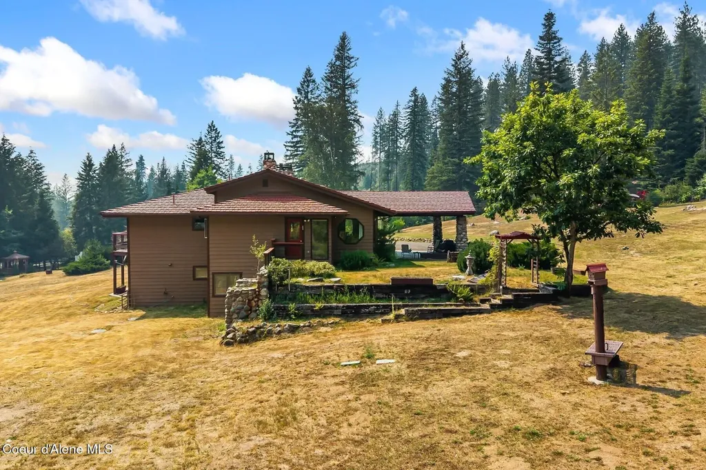 887 Blue Lake Road Priest River ID 83856