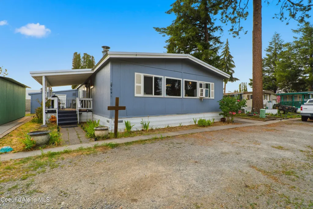 9091 N Starr Loop Hayden ID 83835