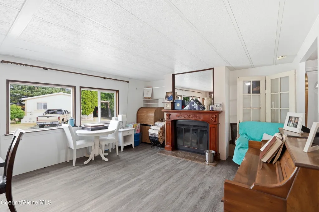 9091 N Starr Loop Hayden ID 83835