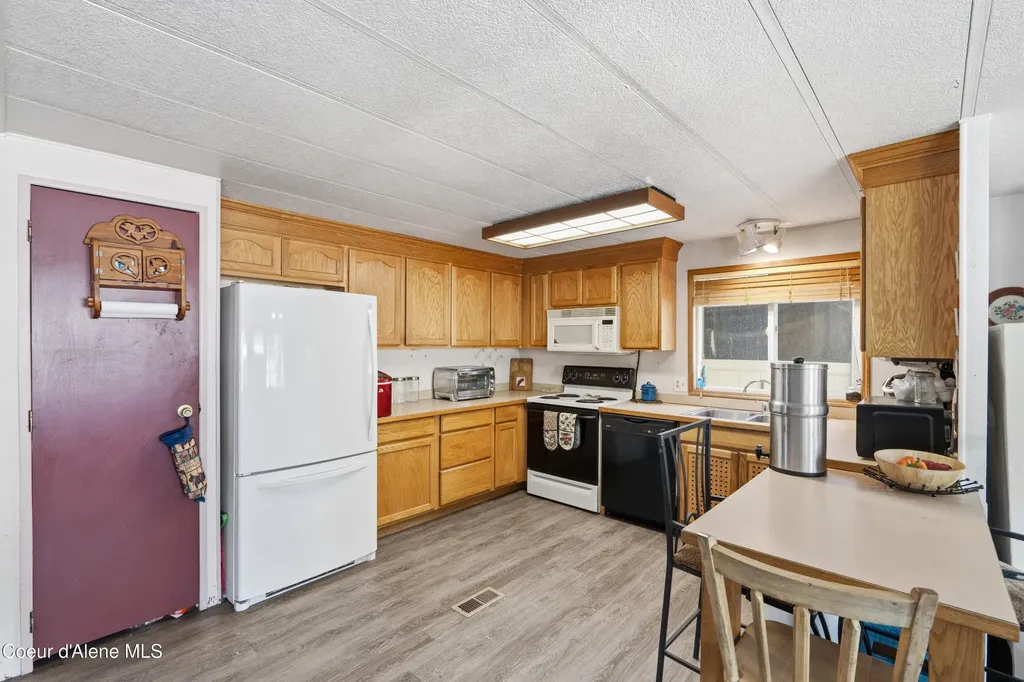 9091 N Starr Loop Hayden ID 83835