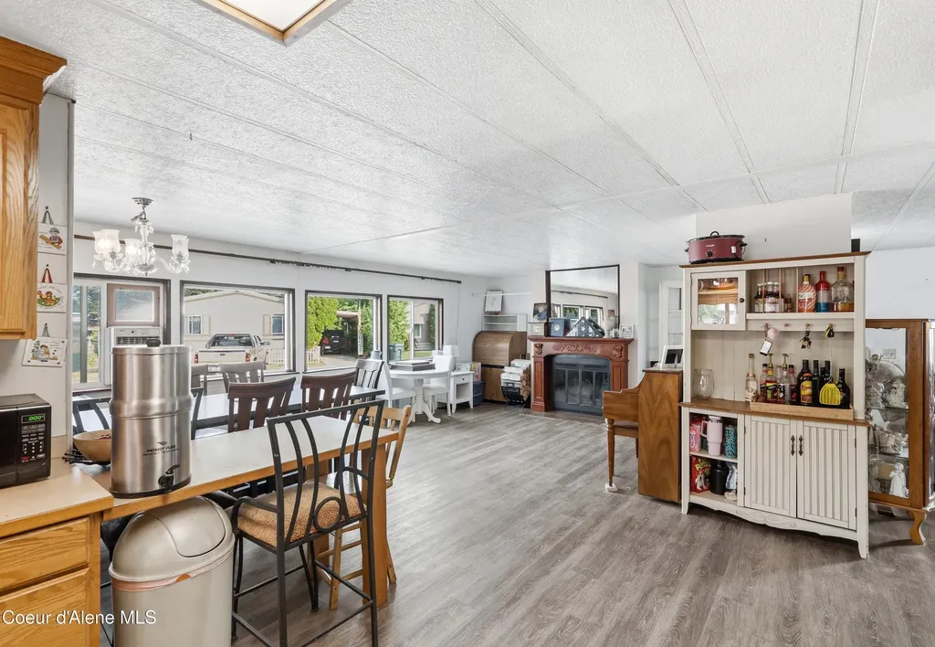 9091 N Starr Loop Hayden ID 83835