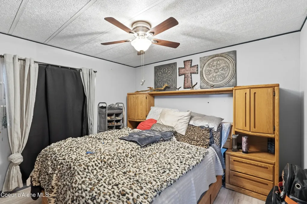 9091 N Starr Loop Hayden ID 83835