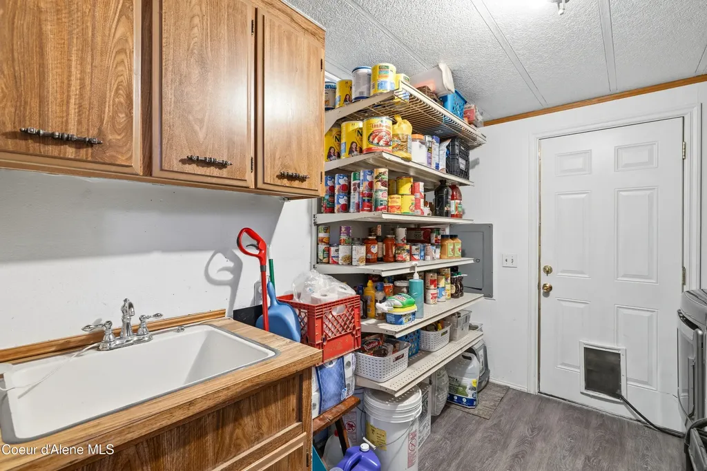 9091 N Starr Loop Hayden ID 83835