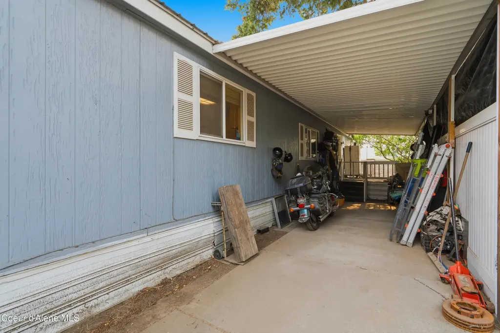 9091 N Starr Loop Hayden ID 83835