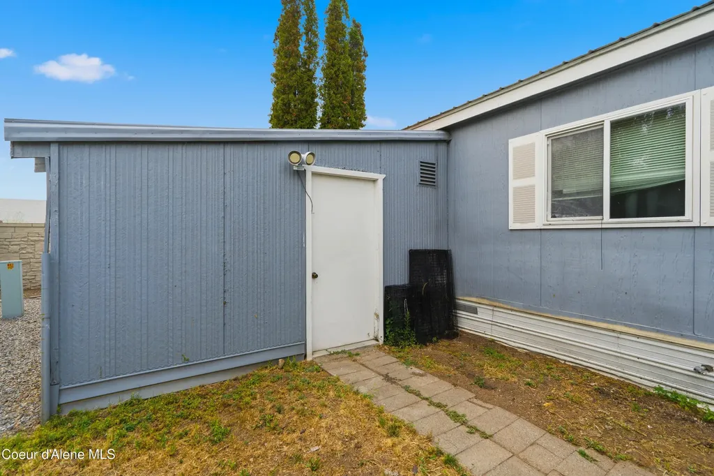 9091 N Starr Loop Hayden ID 83835