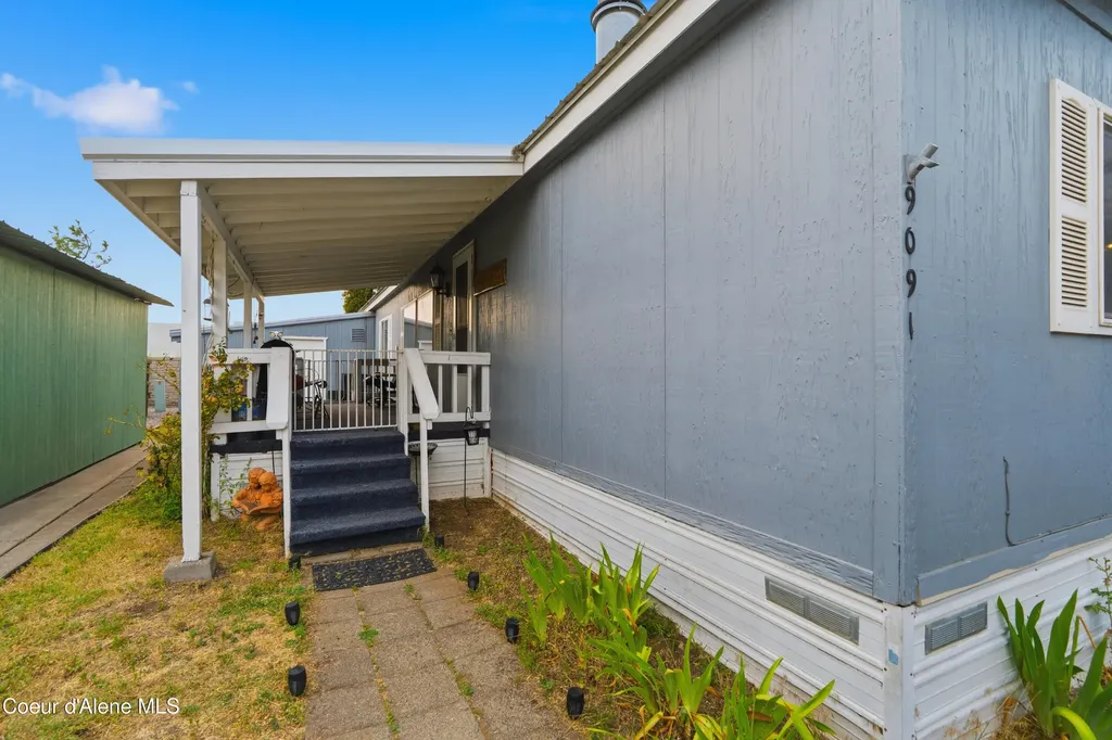 9091 N Starr Loop Hayden ID 83835