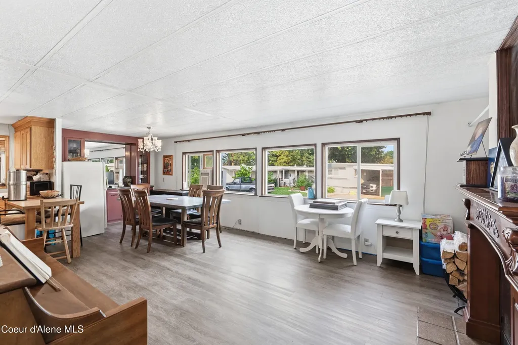 9091 N Starr Loop Hayden ID 83835