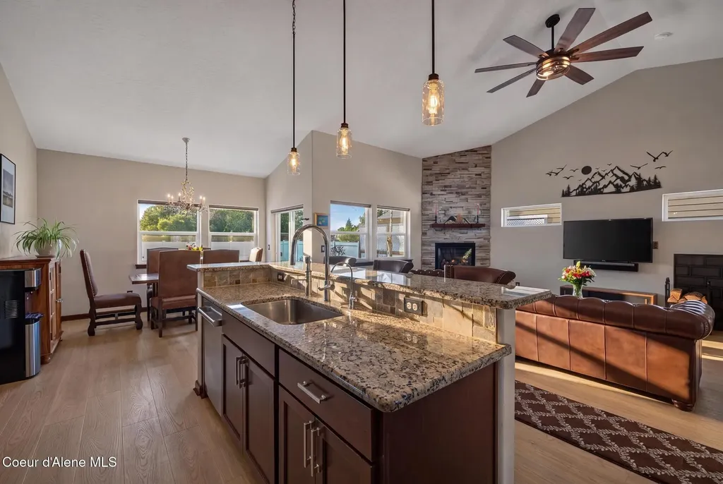 1658 W Boyles Avenue Hayden ID 83835
