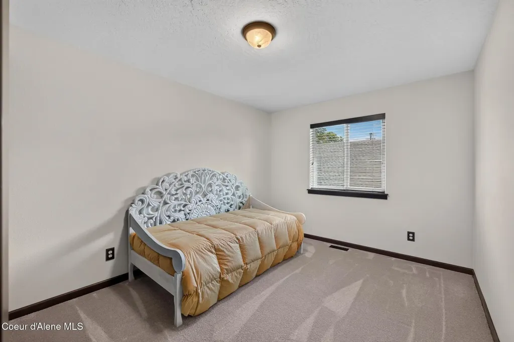 1658 W Boyles Avenue Hayden ID 83835