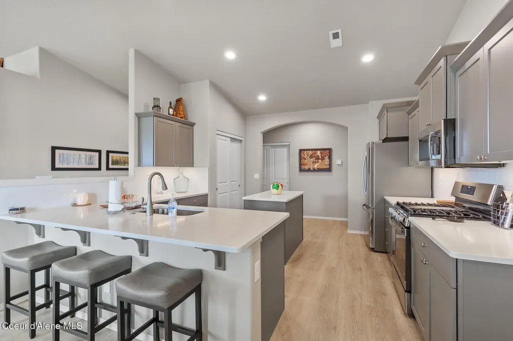 4472 N May Ella Loop Hauser ID 83854