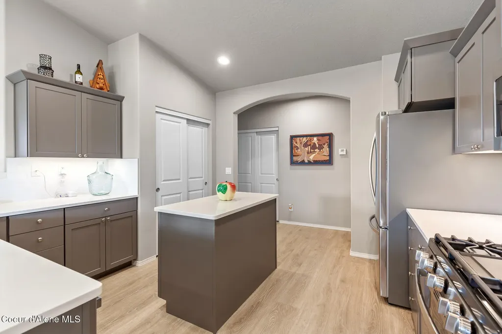 4472 N May Ella Loop Hauser ID 83854
