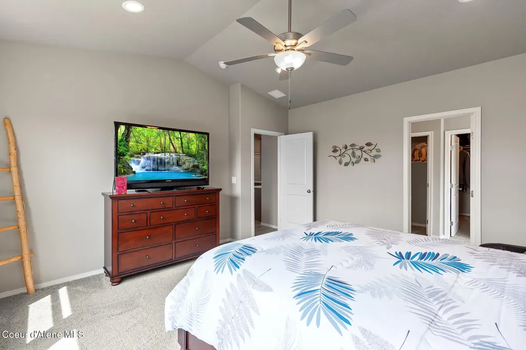 4472 N May Ella Loop Hauser ID 83854