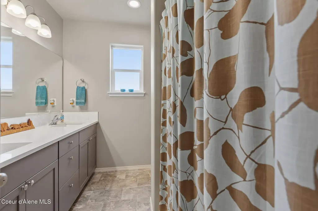 4472 N May Ella Loop Hauser ID 83854