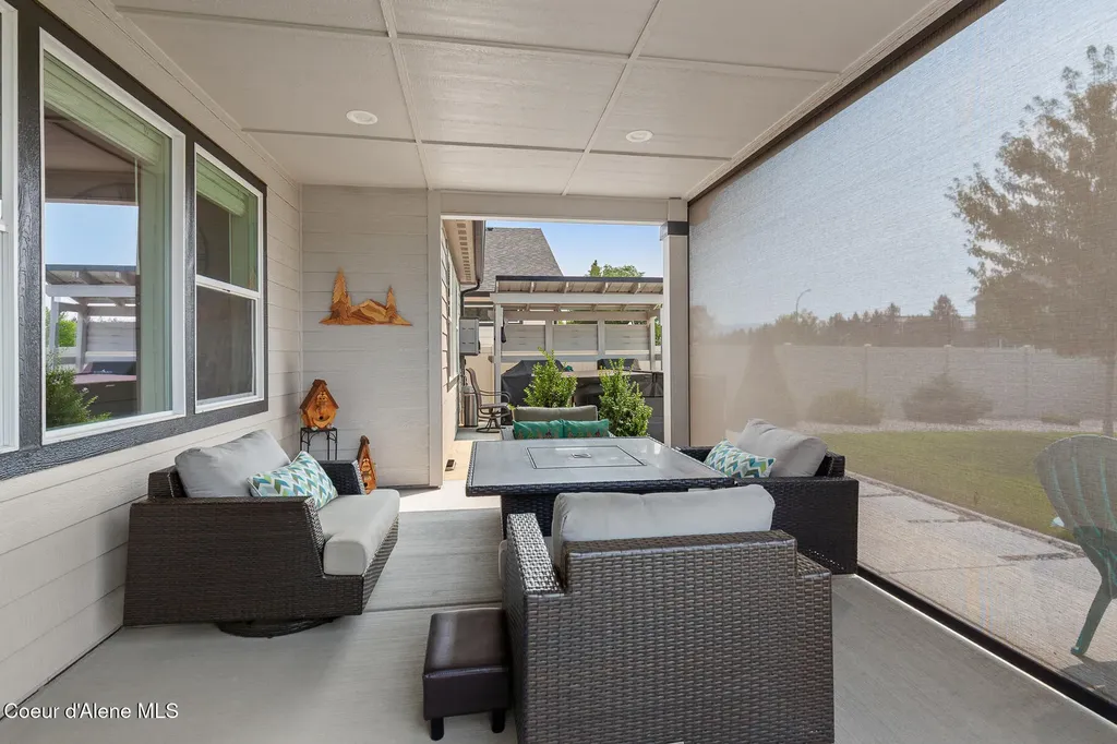4472 N May Ella Loop Hauser ID 83854
