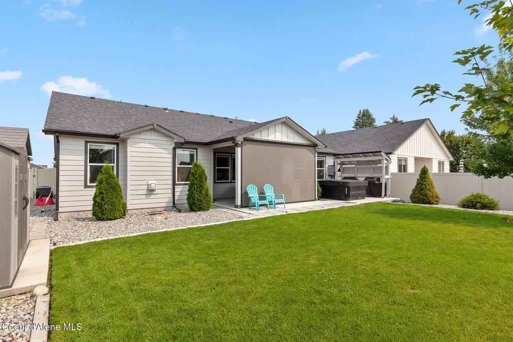 4472 N May Ella Loop Hauser ID 83854