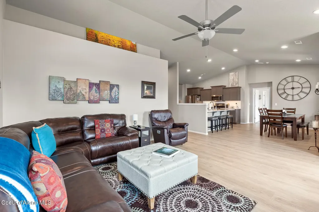 4472 N May Ella Loop Hauser ID 83854