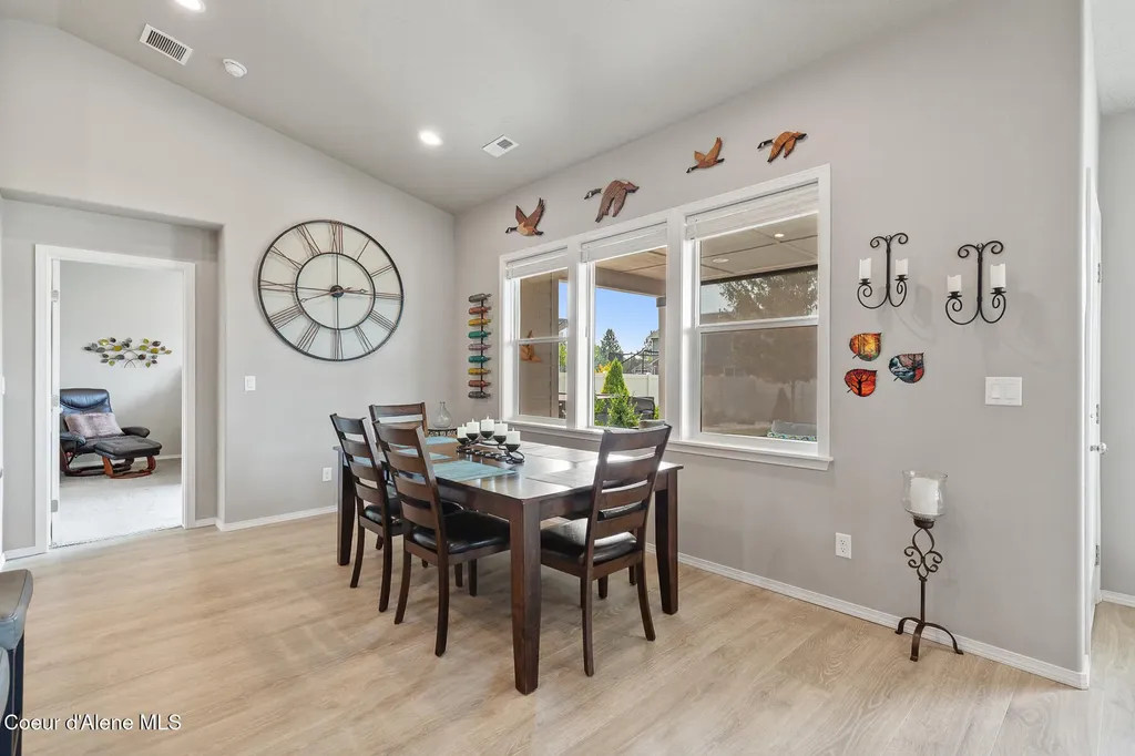 4472 N May Ella Loop Hauser ID 83854