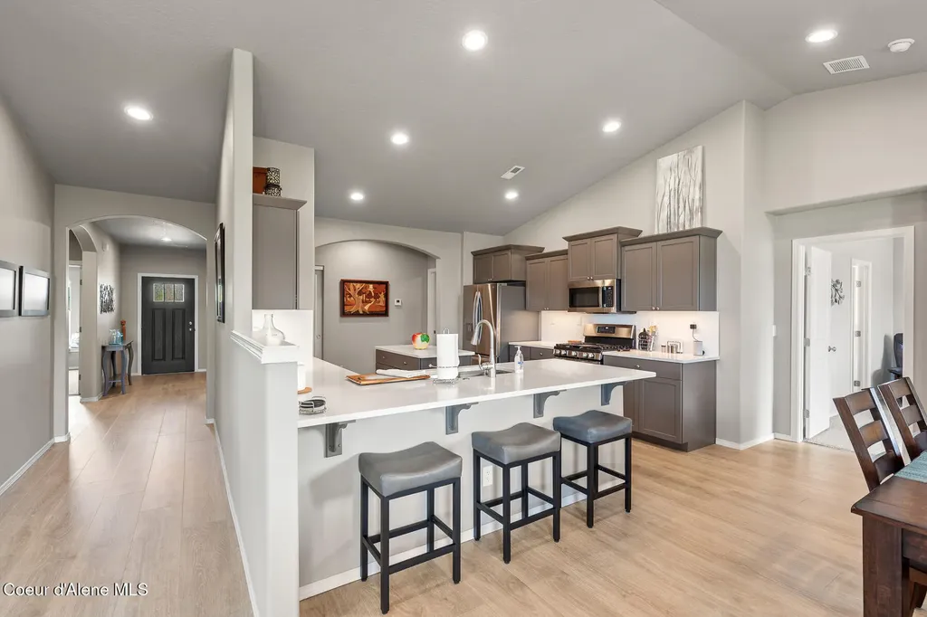 4472 N May Ella Loop Hauser ID 83854