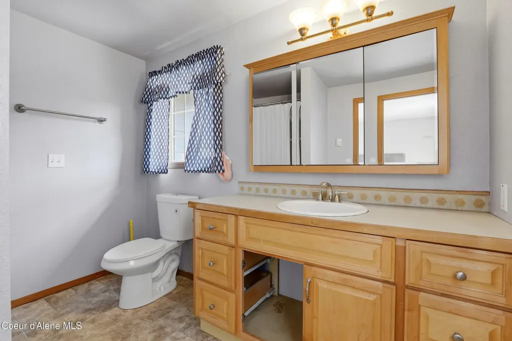 243 E Jensen Drive Hayden ID 83835