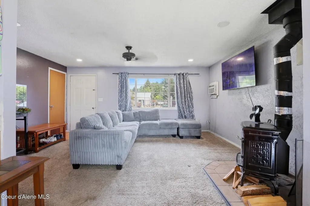 243 E Jensen Drive Hayden ID 83835
