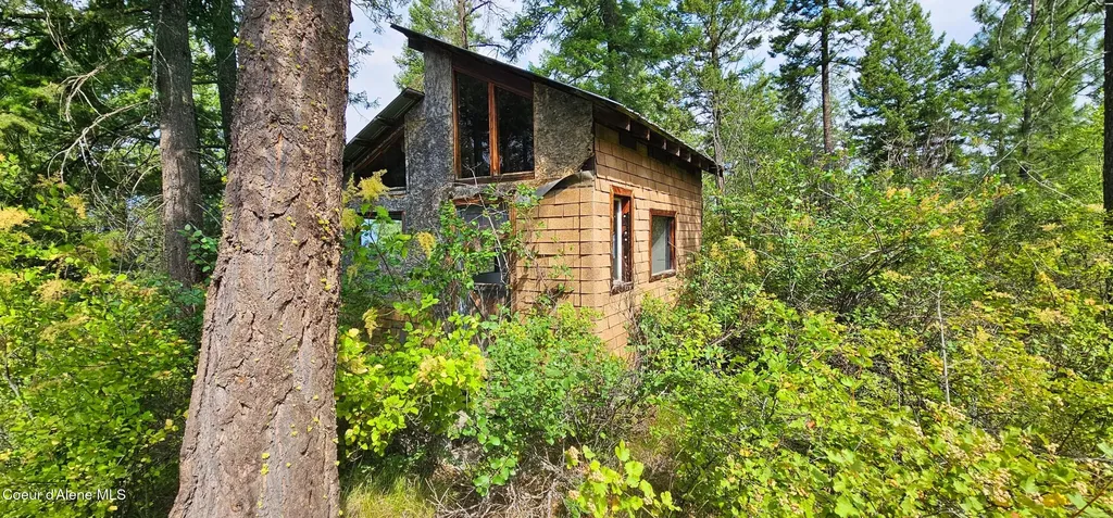 1754 Giles Connection Road Bonners Ferry ID 83805